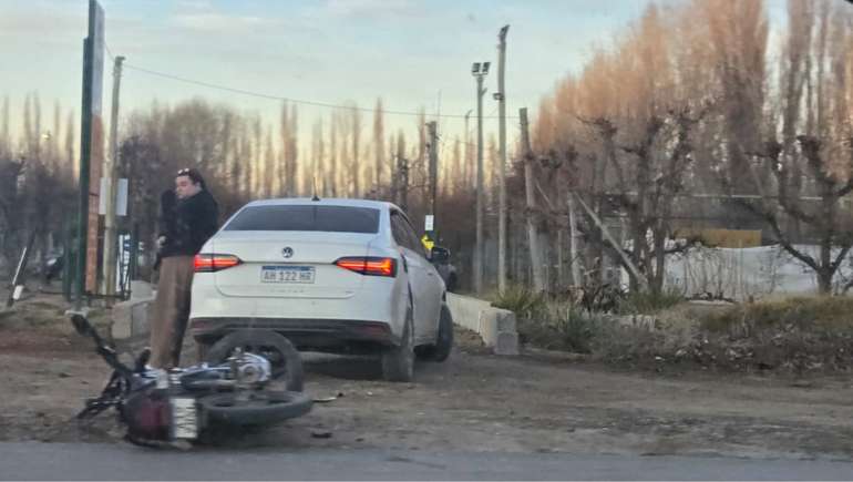 Un incidente vial ocurrió esta mañana sobre ruta 65 entre un auto y una moto.
