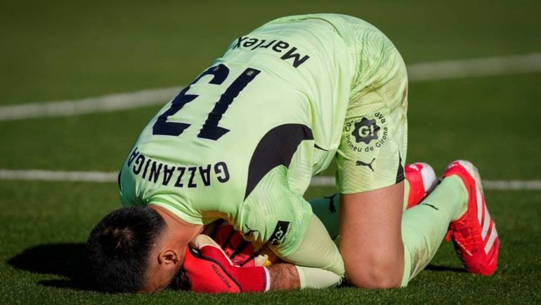 No le salió una: un arquero argentino protagonizó dos bloopers y fue expulsado en la derrota de su equipo