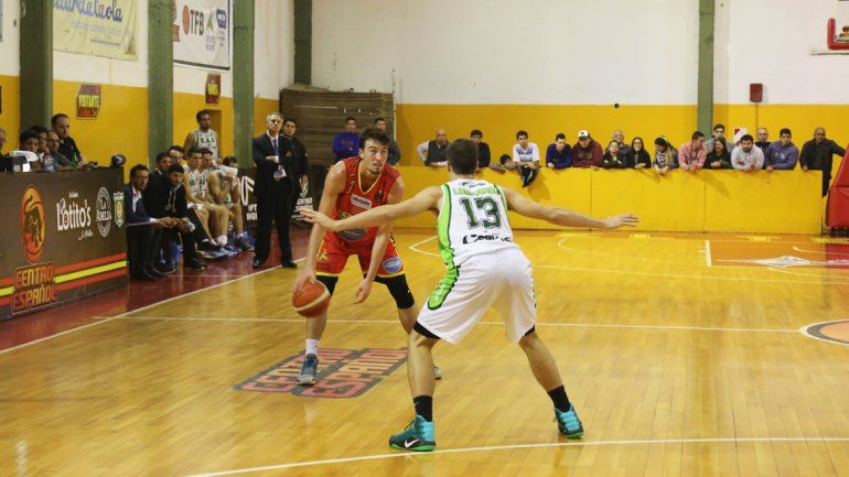 Francisco González se recuperó del esguince y será titular.