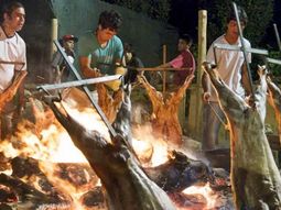 Se faenaron más de 500 animales en la Fiesta Nacional del Chivito. Se faenaron más de 500 animales en la Fiesta Nacional del Chivito.