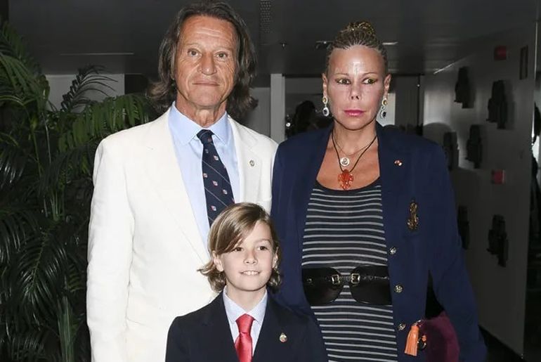 Kalina en otra etapa de su vida con su marido, Kitin Muñoz y su hijo. Kalina en otra etapa de su vida con su marido, Kitin Muñoz y su hijo.