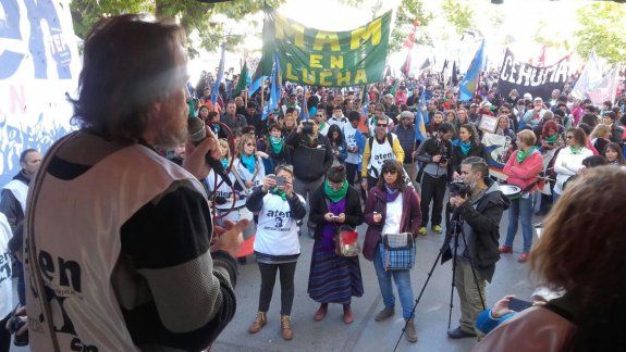 Trabajadores se movilizaron en Neuquén por el 1° de Mayo 