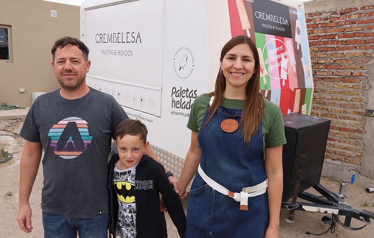 Cerraron su franquicia de helados y ahora crean sus propias paletas que son furor
