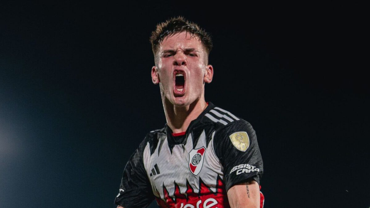 Franco Mastantuono fue el héroe de River en Paraguay.