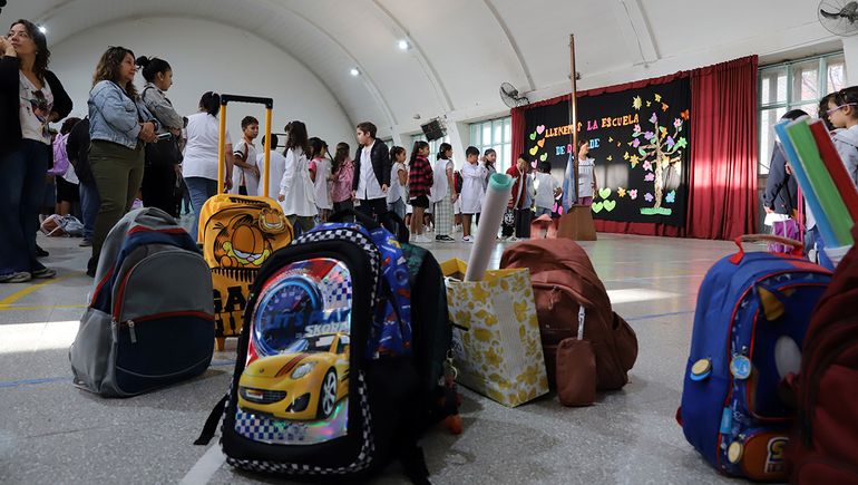 Más de 100 mil estudiantes volvieron a las aulas y Neuquén puso en marcha el ciclo lectivo 2026