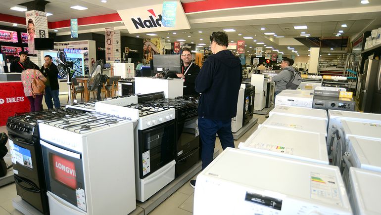 El programa para comprar electrodomésticos con crédito busca fomentar el uso de tecnologías y equipos más eficientes energéticamente. Foto: LMNeuquén. El programa para comprar electrodomésticos con crédito busca fomentar el uso de tecnologías y equipos más eficientes energéticamente. Foto: LMNeuquén.