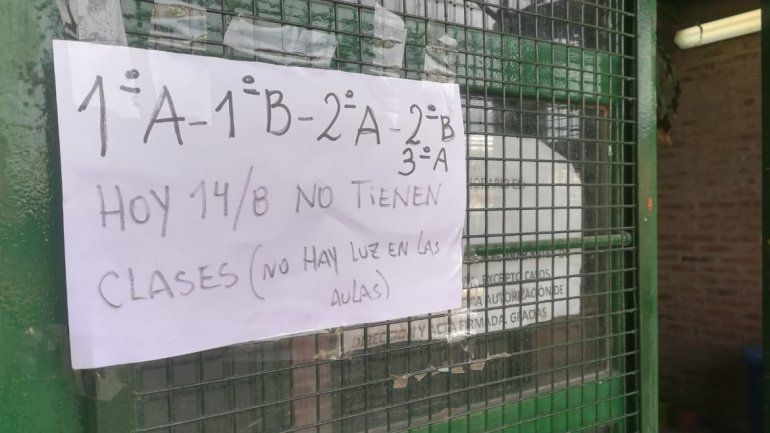 Evacuaron a los alumnos de la escuela 298 por un escape de gas
