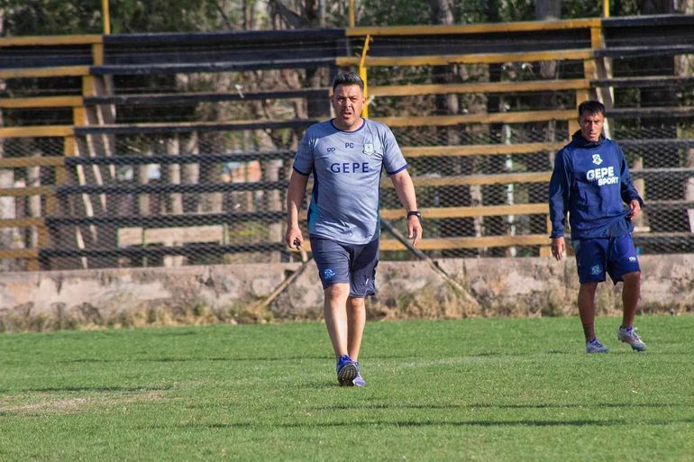 Pablo Castro, DT de Rincón, sabe que el gran objetivo del club es el ascenso.