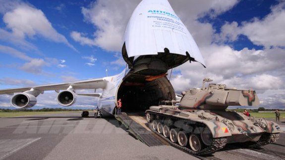 Desde Rusia llegó al país el avión más grande del mundo