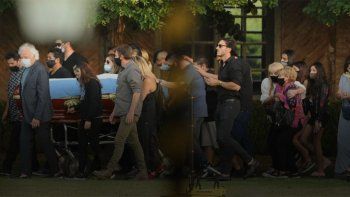 el ultimo adios a diego: cronica de una jornada que conmovio al mundo el ultimo adios a diego: cronica de una jornada que conmovio al mundo