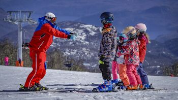 vacaciones de invierno en chapelco: los precios para esquiar una semana en familia vacaciones de invierno en chapelco: los precios para esquiar una semana en familia