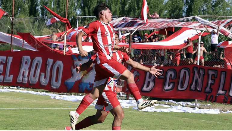 El Rojo goleó y sigue de racha en el Regional Amateur. El Rojo goleó y sigue de racha en el Regional Amateur.