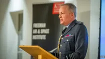 Qué dijo el jefe de la Fuerza Aérea británica sobre las Islas Malvinas en medio de la tensión con Estados Unidos Qué dijo el jefe de la Fuerza Aérea británica sobre las Islas Malvinas en medio de la tensión con Estados Unidos