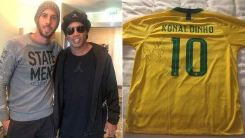 Ronaldingo con Lucas Surber, pariente del bebé y quien se puso al frente de la campaña solidaria. Ronaldingo con Lucas Surber, pariente del bebé y quien se puso al frente de la campaña solidaria.