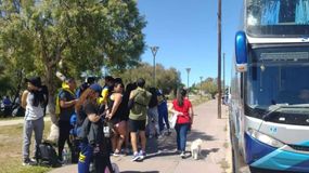 Pura tristeza en los fanáticos azul y oro que se quedan sin viajar. | LM Neuquen Pura tristeza en los fanáticos azul y oro que se quedan sin viajar.
