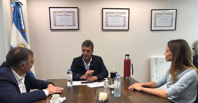 Javier Bertoldi invitó a Massa al aniversario de Centenario