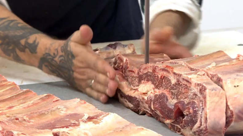 El asado en la Patagonia ya vale $7.000 menos por kilo que hace unos meses