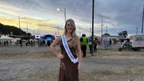 sin eleccion de reina, pero con una miss rionegrina que hizo gira en la fiesta de la manzana sin eleccion de reina, pero con una miss rionegrina que hizo gira en la fiesta de la manzana