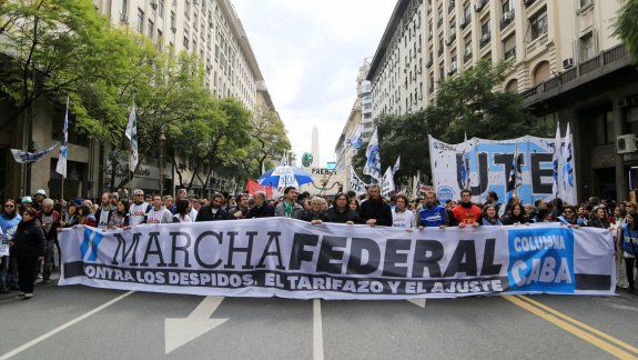 Según los organizadores, en la Plaza de Mayo hubo 200 mil personas.