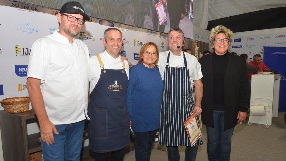 Charlas y mucha comida