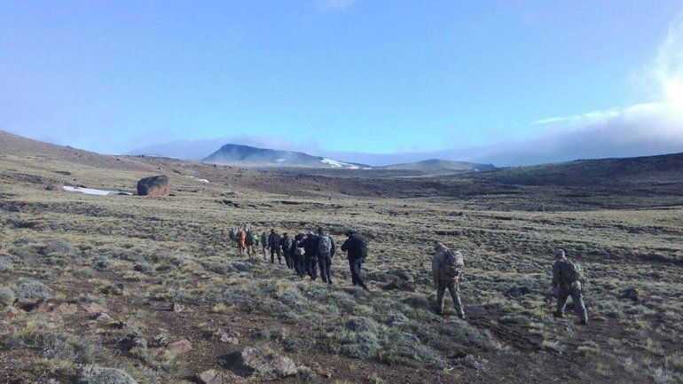 Una nutrida patrulla participó del operativo de rescate.