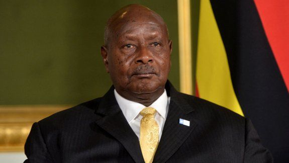 El presidente de Uganda busca prohibir el sexo oral