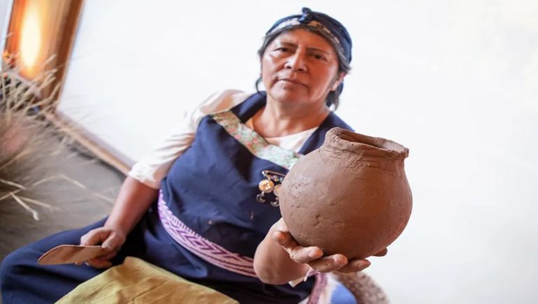 Las artesanías mapuches en cerámica y el arte de conservar la identidad