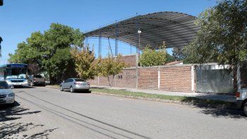 frenaron la obra de un gimnasio flojo de papeles