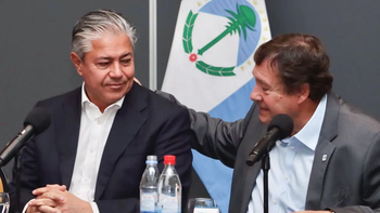El gobernador de Neuquén, Rolando Figueroa y el de Río Negro, Alberto Weretilneck, llegaron a una acuerdo con Nación. El gobernador de Neuquén, Rolando Figueroa y el de Río Negro, Alberto Weretilneck, llegaron a una acuerdo con Nación.