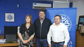 Mariano Gaido y directivos de la UNCo.jpeg
