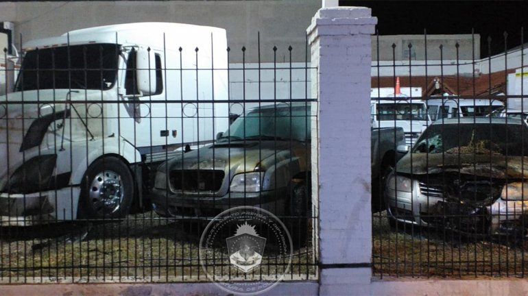 Se quemaron tres vehículos en una concesionaria del este de la ciudad