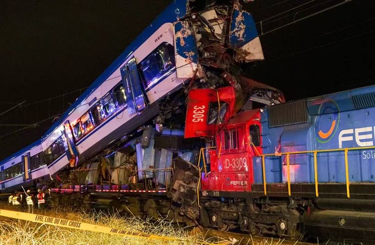 Choque frontal de trenes en Chile: al menos dos muertos y nueve heridos