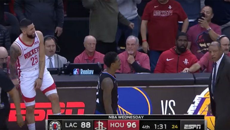 NBA: Hizo echar a su padre y lo celebró en la cancha y en las redes