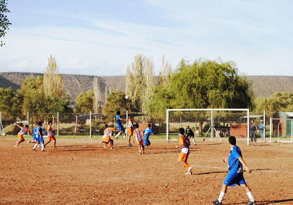 Rincón no pudo en duelo polémico