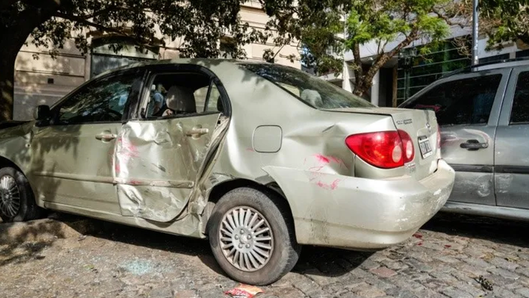 Rosario: le robaron al cónsul francés, persiguió a los ladrones y chocó cuatro autos