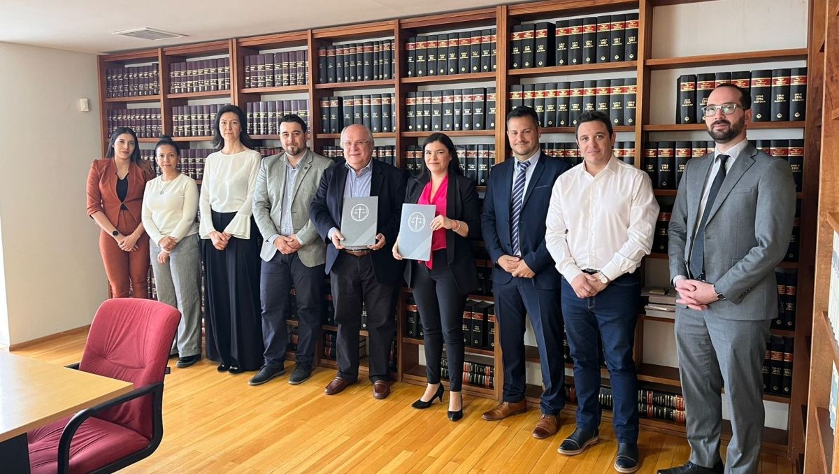 La Defensa y el Colegio de Abogados acuerdan promover los Derechos Humanos