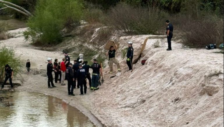 La familia dio aviso a las autoridades y cuando llegaron los equipos de rescate montaron de manera inmediata un operativo.