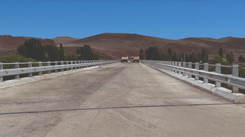 El intercambio en redes de Luis Caputo y Rolando Figueroa con un anuncio sobre el nuevo puente de La Rinconada | LM Neuquen El intercambio en redes de Luis Caputo y Rolando Figueroa con un anuncio sobre el nuevo puente de La Rinconada