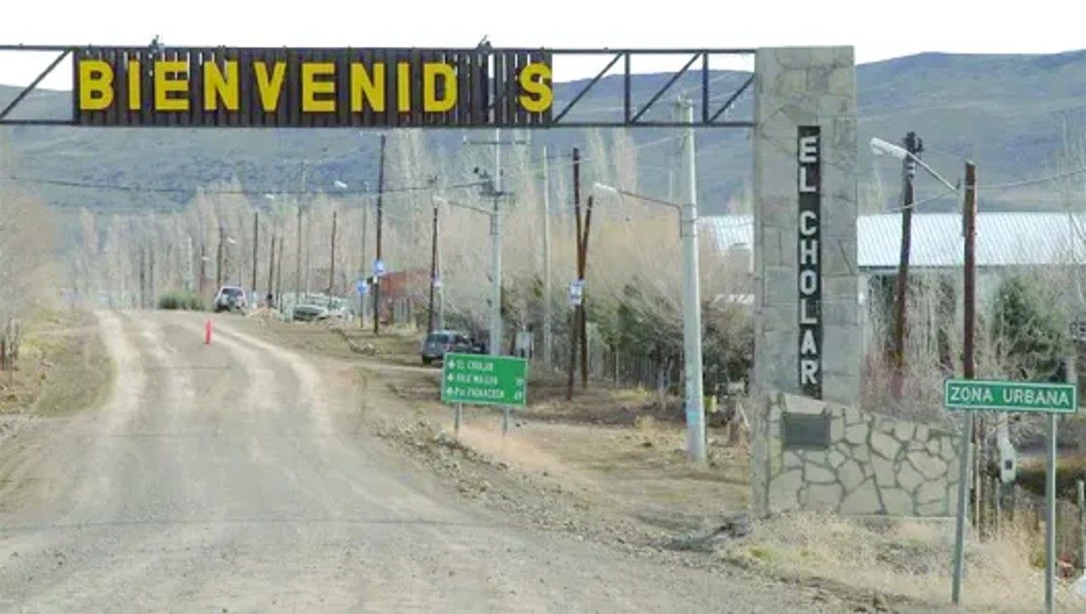 El asfalto de la ruta de la curandera