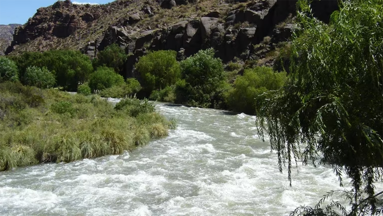 Hallan el cuerpo de una turista que cayó al río y la arrastró la corriente