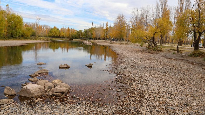Bajante histórica en el río Limay: qué dijo EPAS sobre la provisión de agua en Neuquén