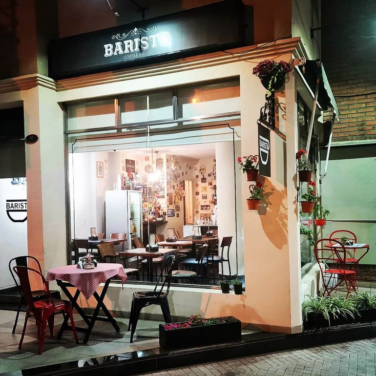 Barista Coffee House, la cafetería rosarina se posiciona en el puesto 58 del ranking y es la argentina mejor ubicada. Barista Coffee House, la cafetería rosarina se posiciona en el puesto 58 del ranking y es la argentina mejor ubicada.