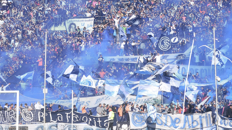 Un mimo al socio: el gesto de Independiente Rivadavia luego de otro triunfo por Libertadores.
