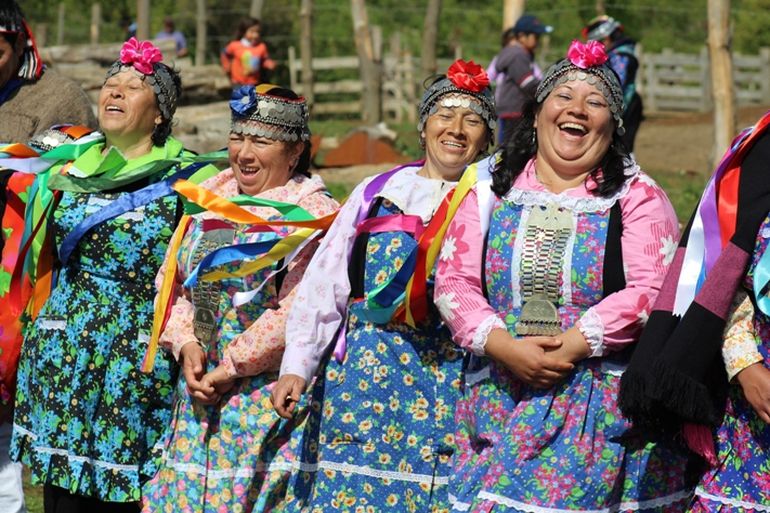 Mujeres mapuches incorporan la perspectiva de género a sus comunidades