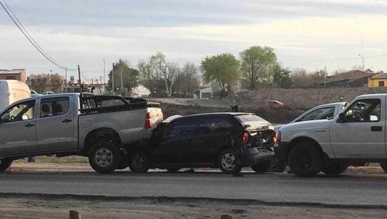 Cuatro vehículos protagonizaron un violento choque en cadena en la ruta 7: hay dos heridos