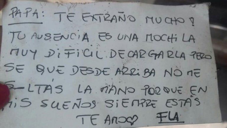 Preguntas, misterio y búsqueda: el hijo no reconocido que dejó una nota anónima en el cementerio