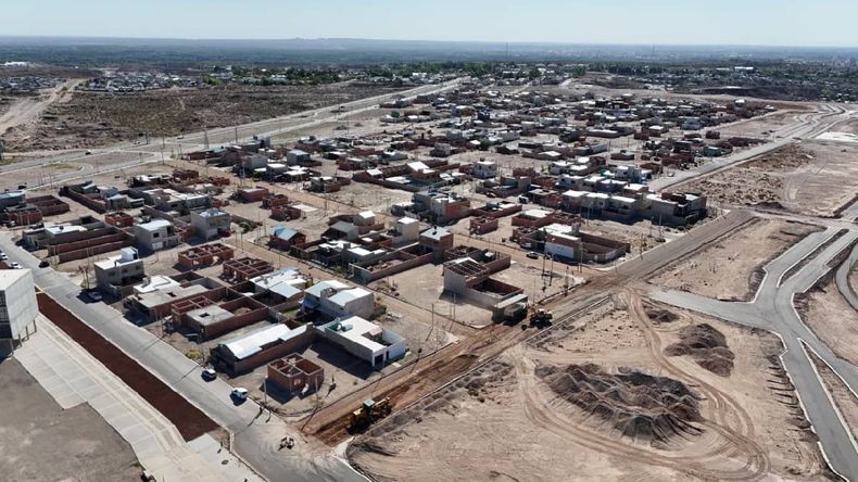 De tomas a lotes con servicios: más de la mitad de los terrenos que entregó la Muni ya están construidos | LM Neuquen De tomas a lotes con servicios: más de la mitad de los terrenos que entregó la Muni ya están construidos