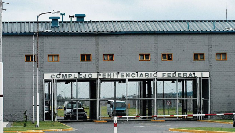 Un muerto y tres internados por intoxicación en la cárcel de Ezeiza