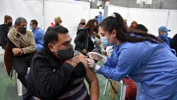 Llegan más dosis este miércoles y así continúa el plan de vacunación 