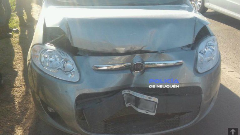 Chocaron con un auto robado y se fueron caminando antes de que llegara la policía